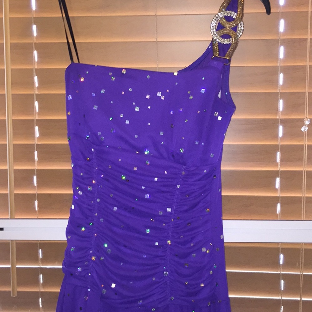 Dress - Picture 2 of 3